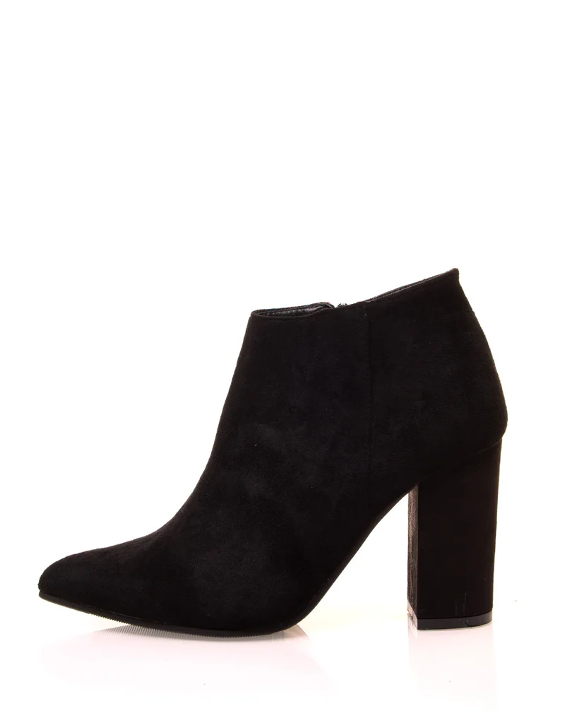 Bottines noires en suédine à talons et à bouts pointus