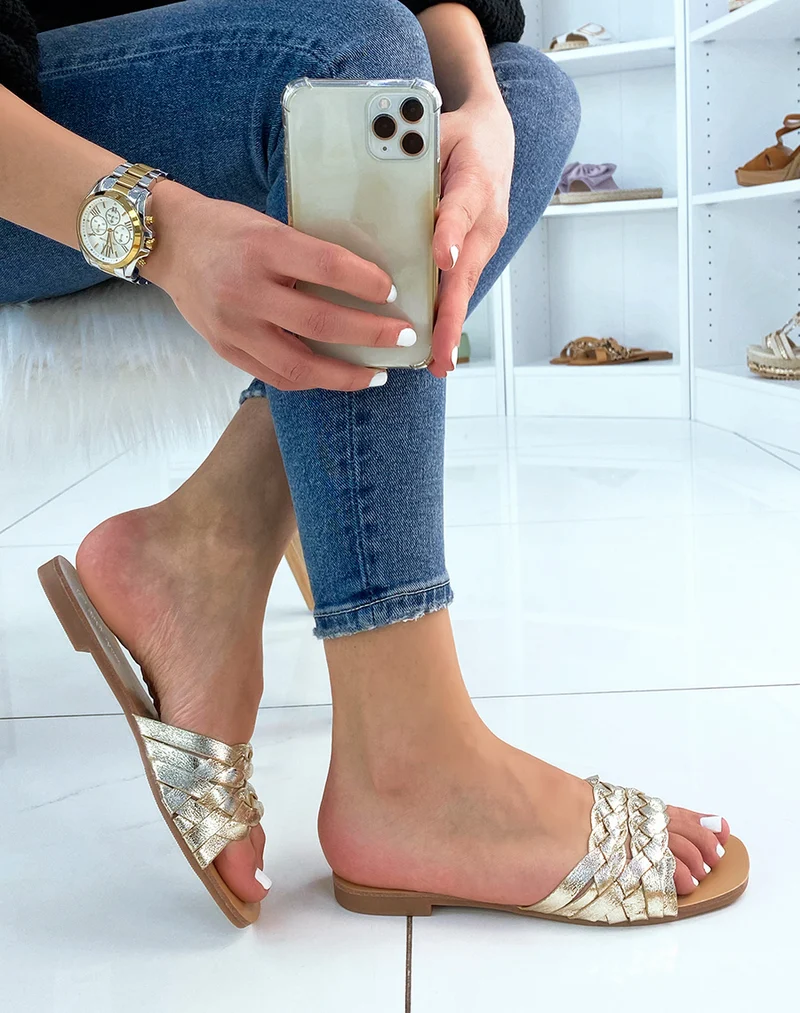 Mules dorées à doubles brides tressées