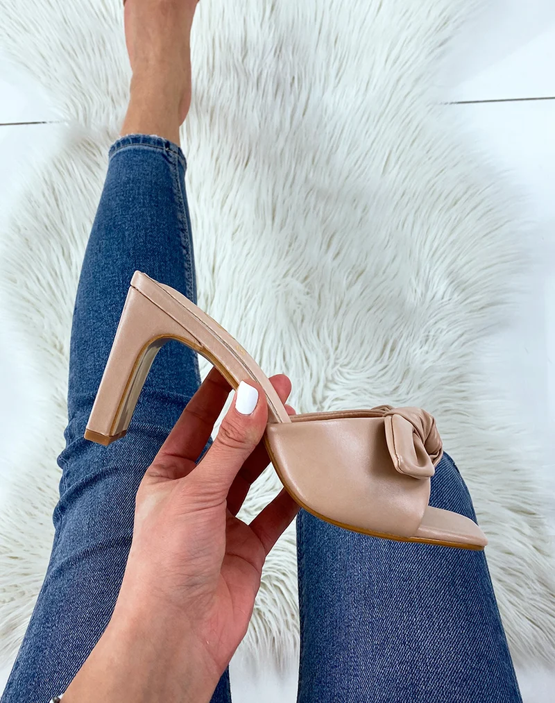 Mules à talon et à noeud beige