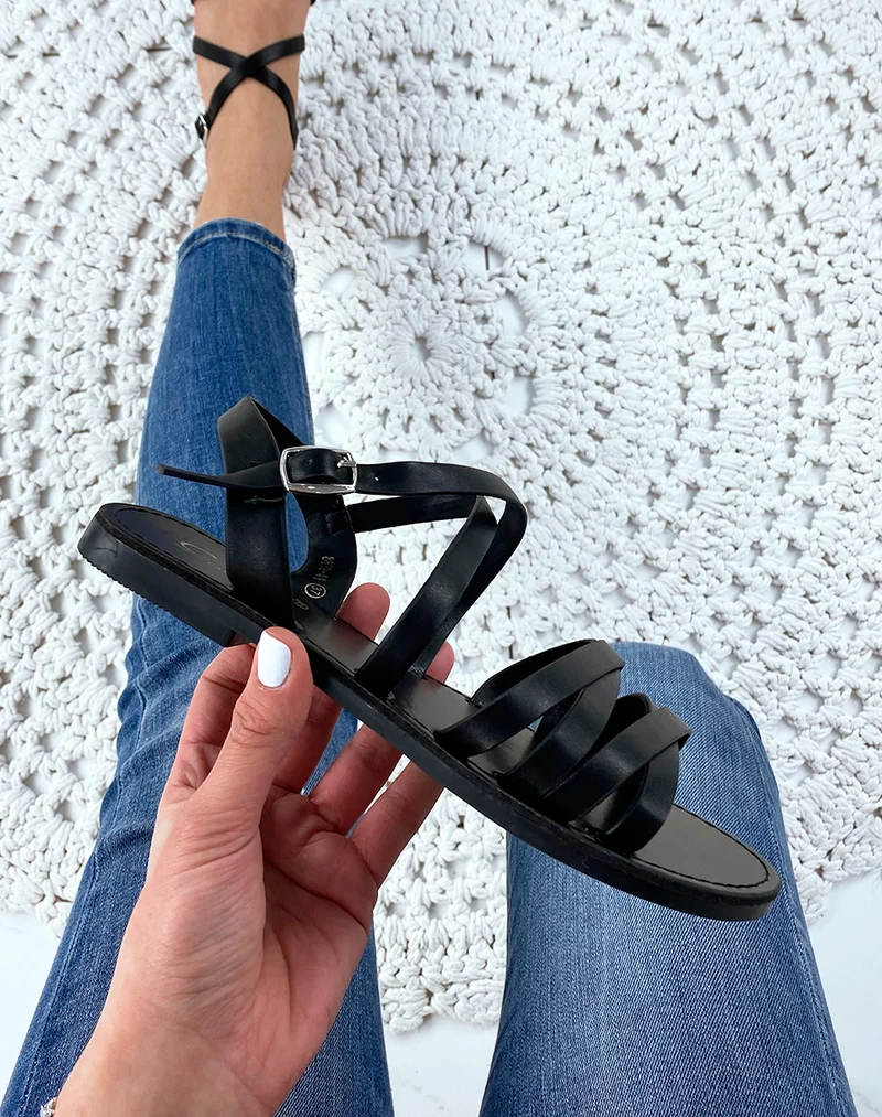 Nu-pieds à multiples sangles noires
