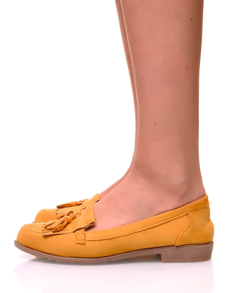 Mocassins à franges et pompons en suédine jaune