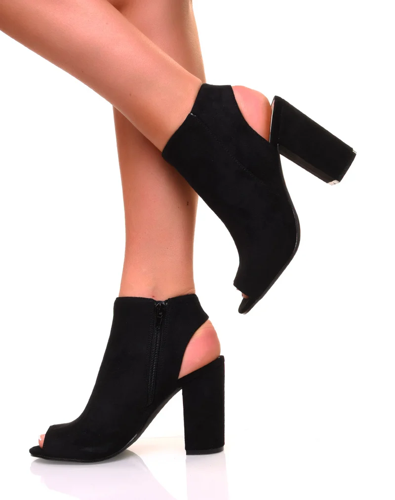 Sandales à talons carrés en suédine noire fermées