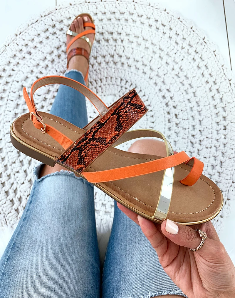 Nu-pieds orange à brides multiples et orteils