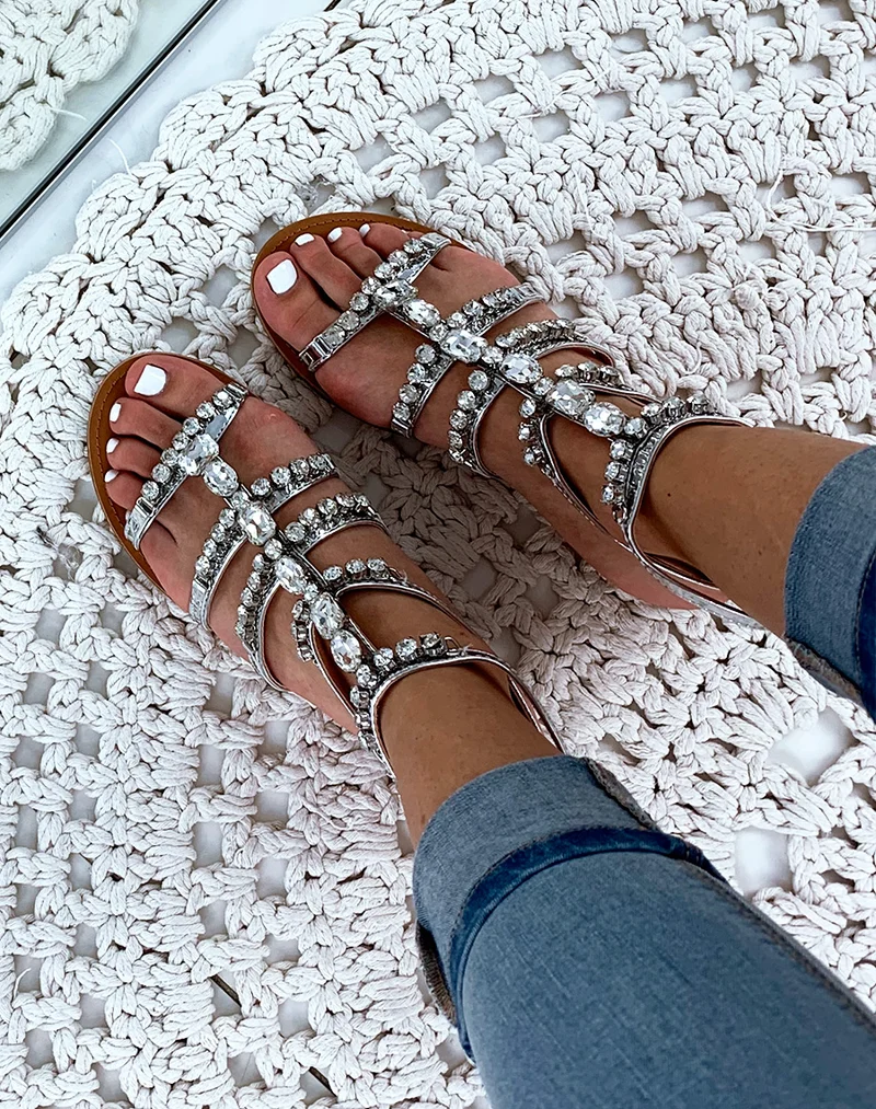 Nu-pieds montantes argentées à bijoux fantaisistes