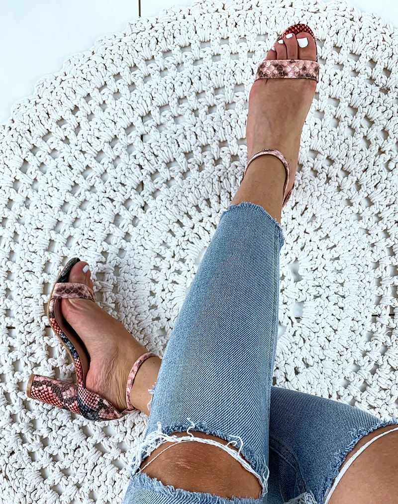 Sandales à talons effet python roses et noires