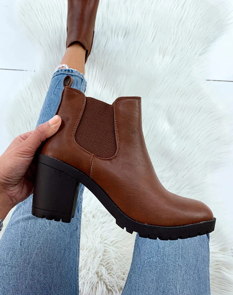Bottines basses à talon camel