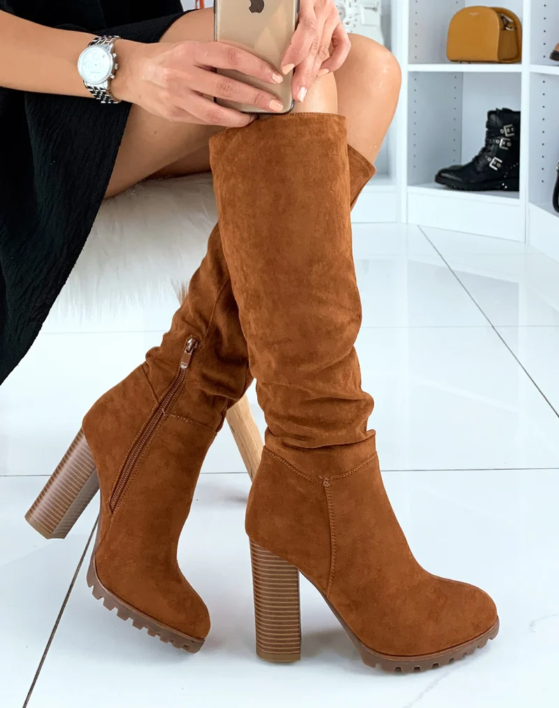 Bottes en suédine camel à talon