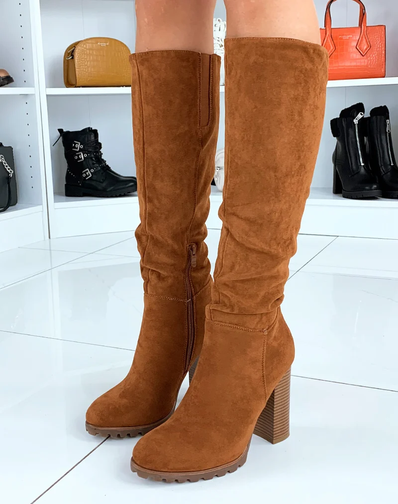 Bottes en suédine camel à talon