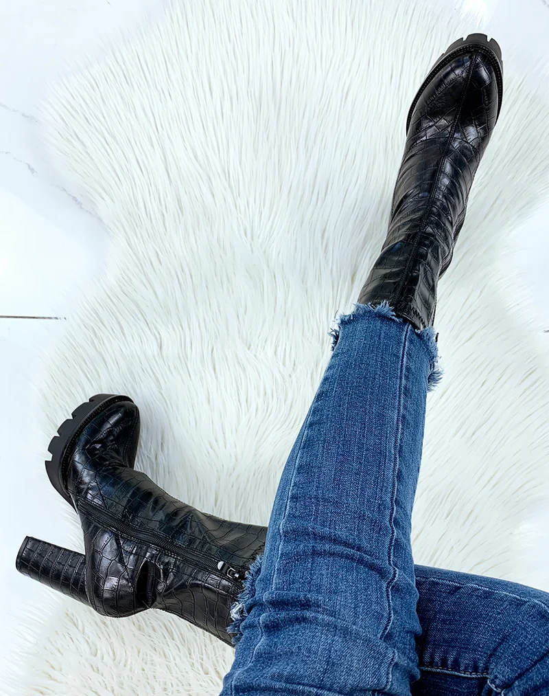 Bottines à talon effet croco noir à tige haute