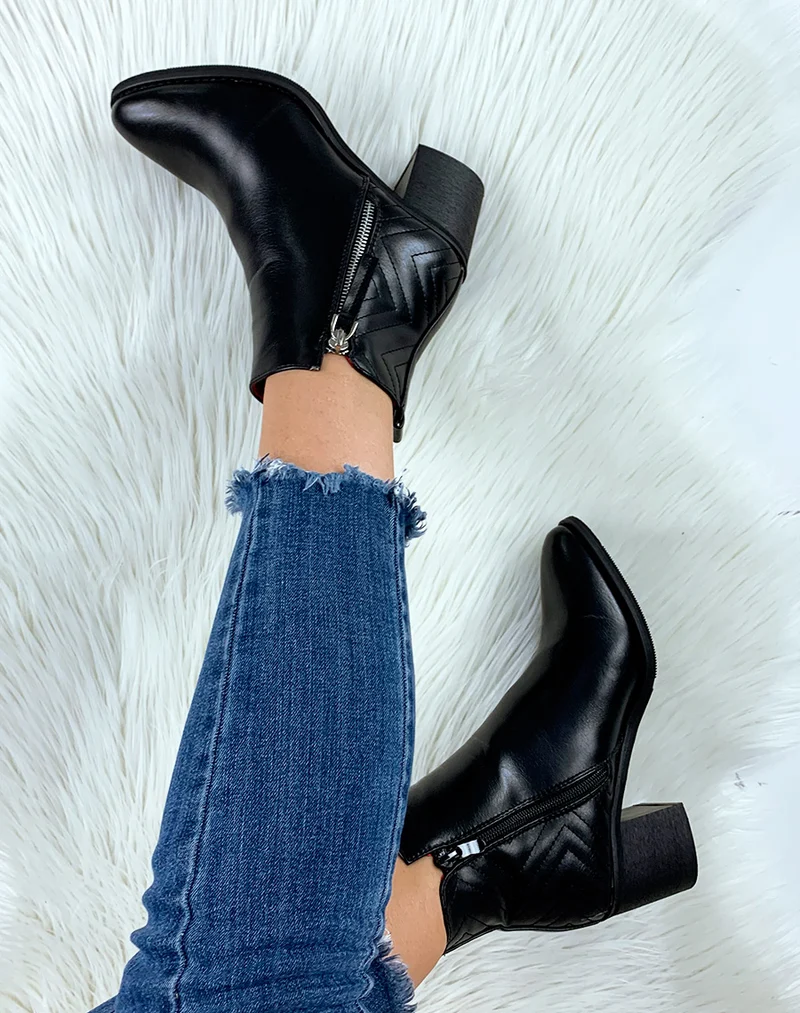 Bottines basses noires à talons mi-haut