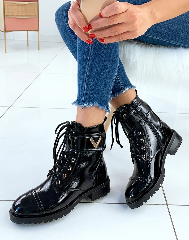Bottines montantes vernies noires