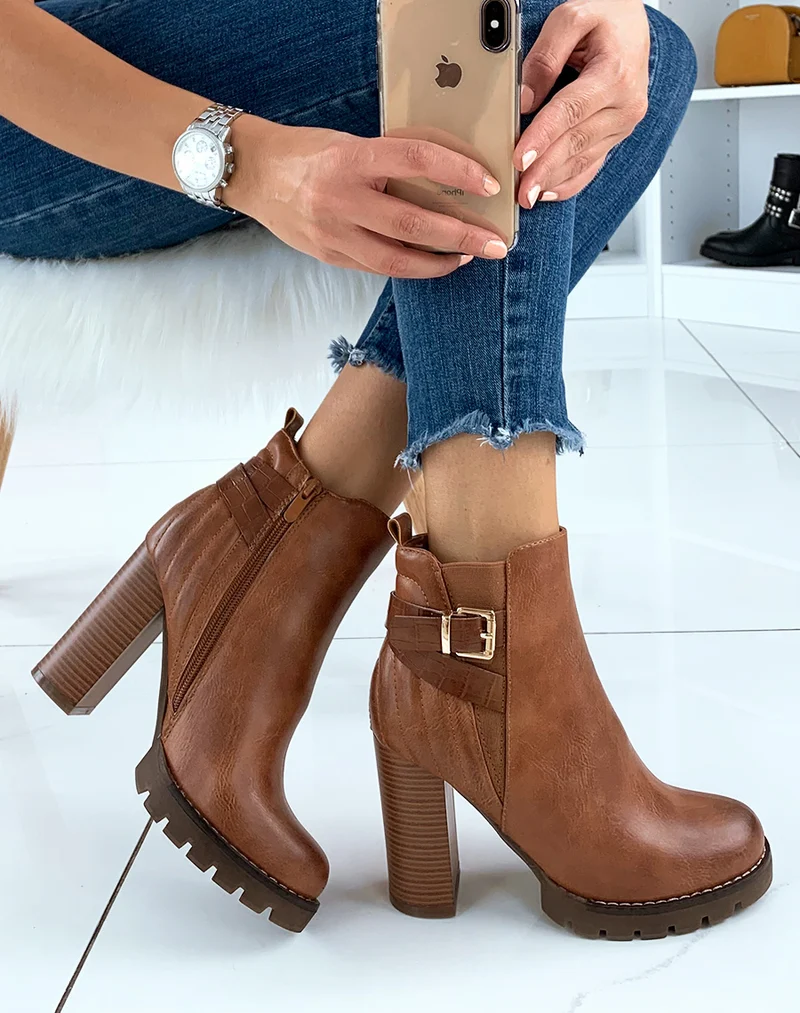 Bottines à talon camel à lanière