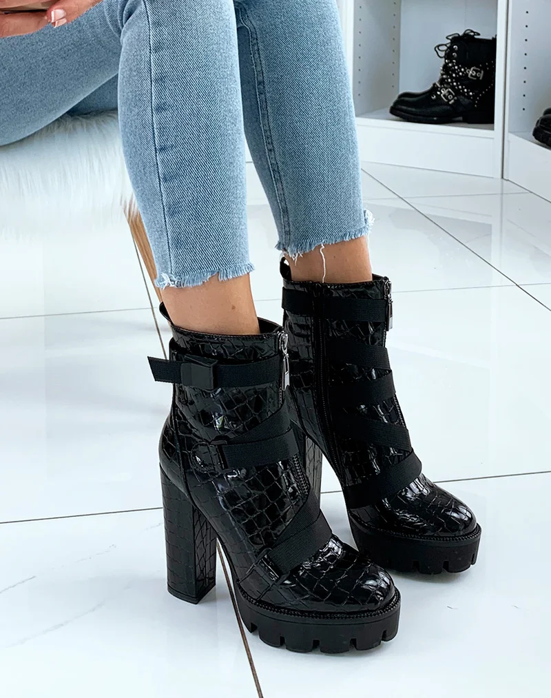 Bottines noires effet croco vernies à talons et lanières entrecroisées
