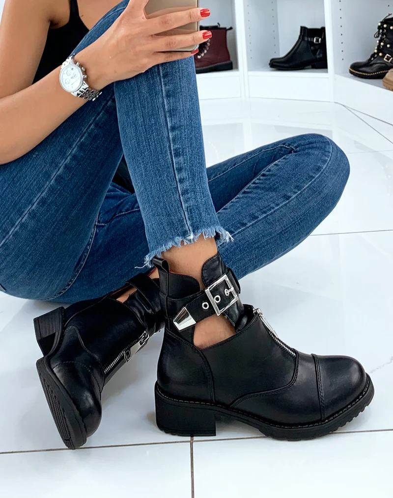 Bottines noires ajourées à sangle