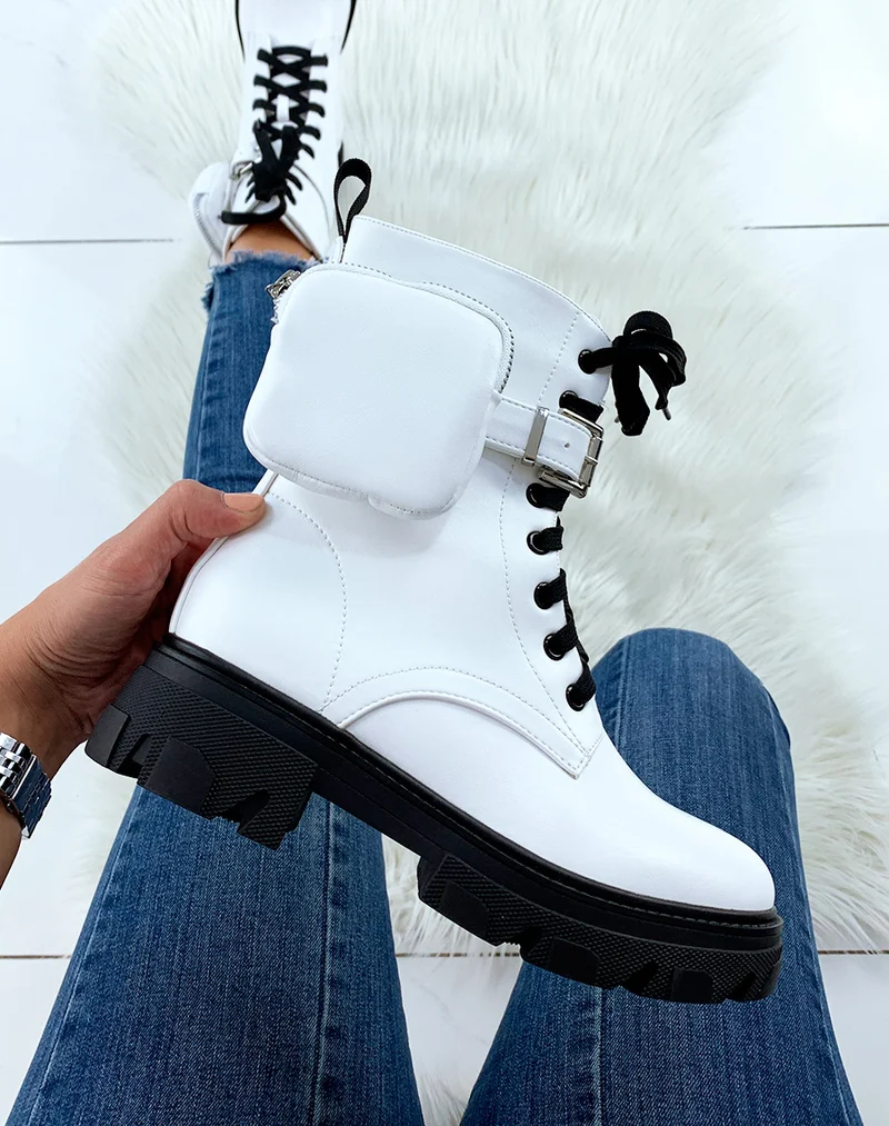 Bottines hautes blanches semelle crantée à pochette