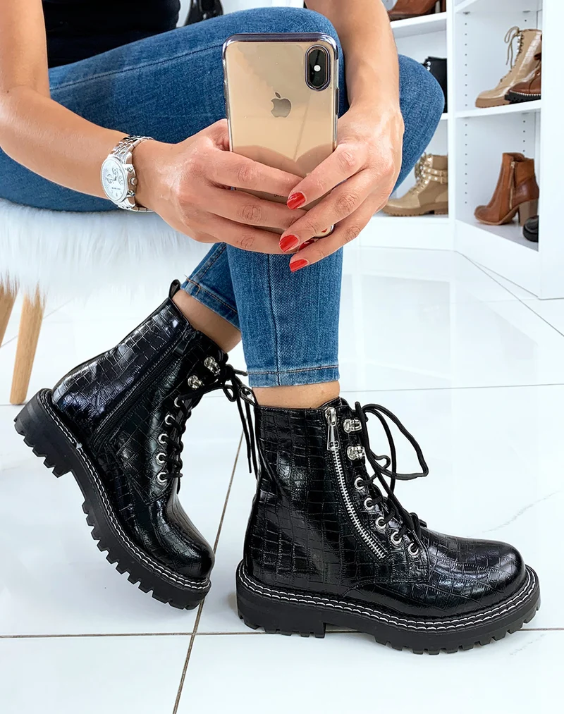 Bottines hautes vernies noires effet croco