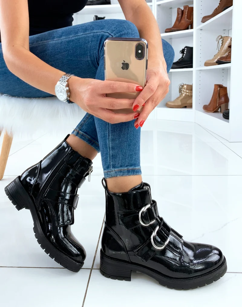 Bottines noires vernies à lanières