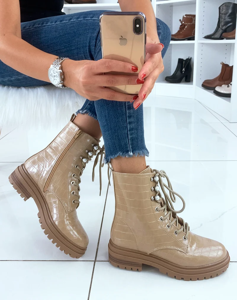 Bottines montantes beiges effet croco