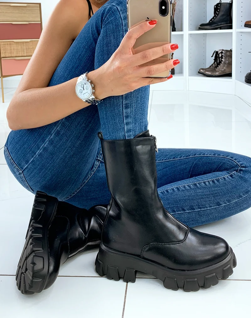 Bottines hautes noires à semelle épaisse crantée