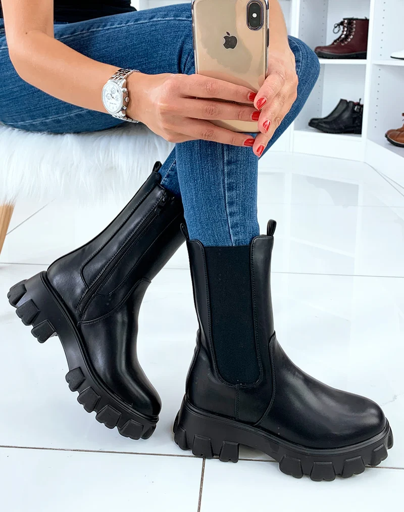 Bottes mi-mollet noires avec semelle crantée épaisse