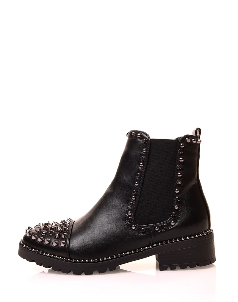 Chelsea boots noires à détails cloutés