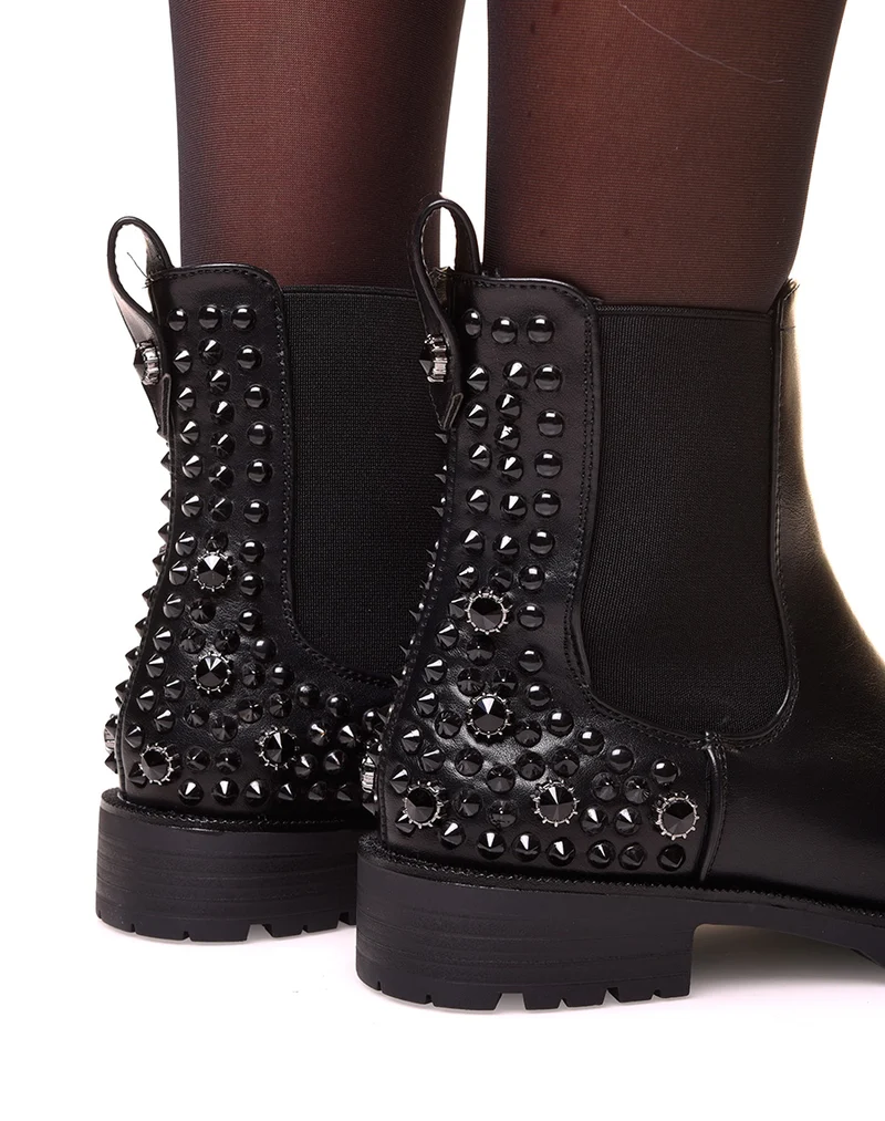 Chelsea boots noires ajouré de clous et de strass noirs