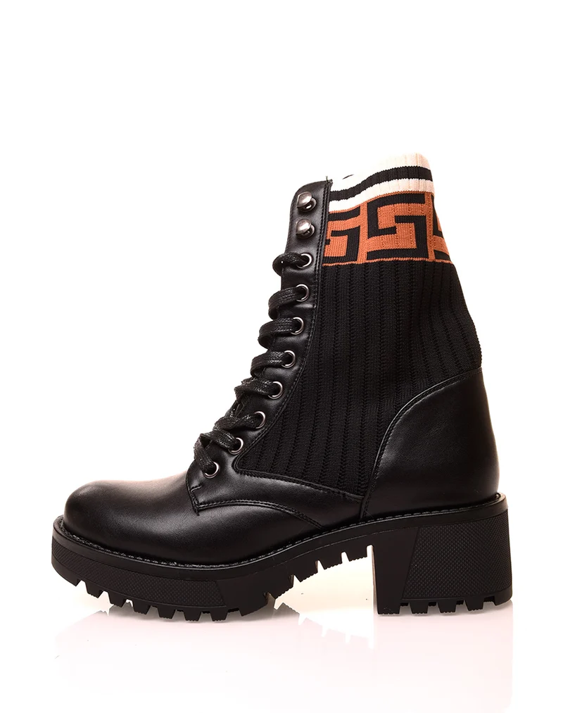 Bottines montantes à lacets