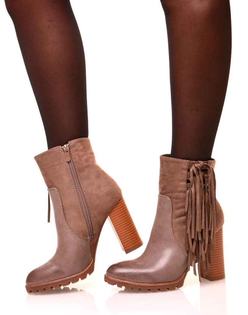 Bottines taupe à franges et talons haut