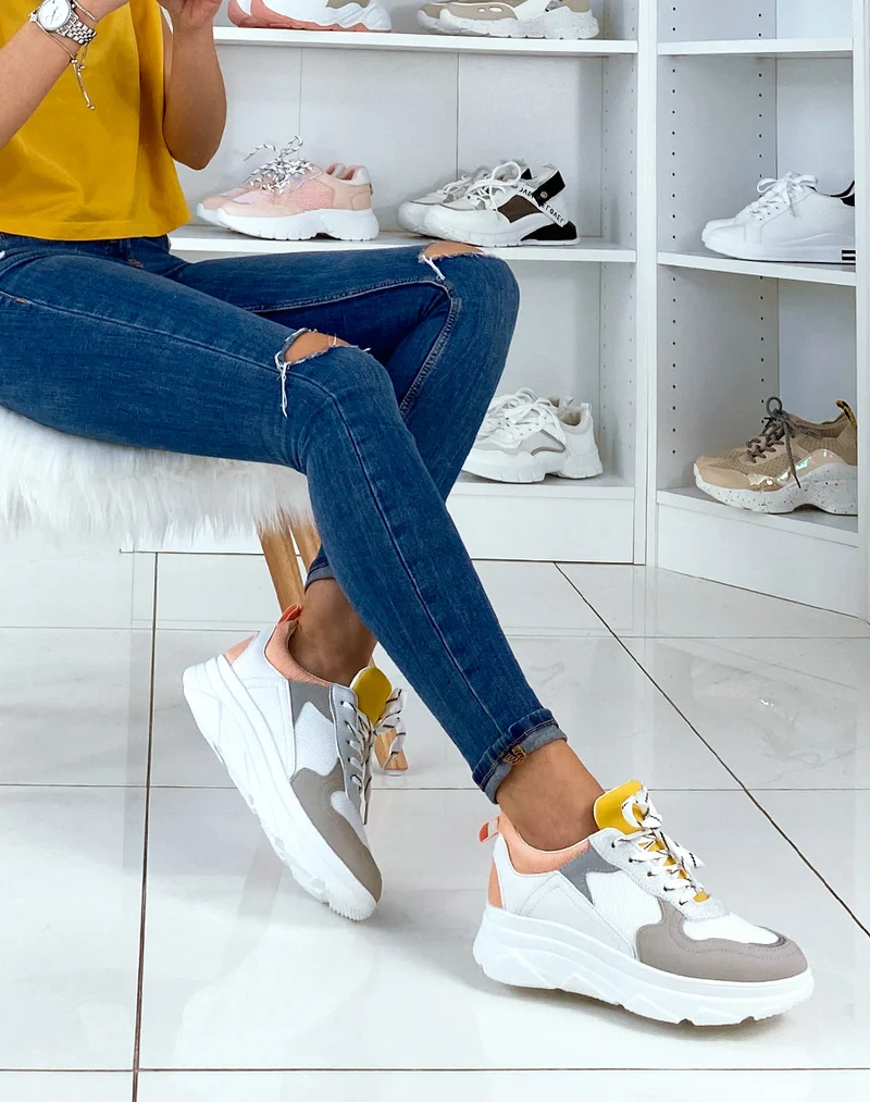 Baskets blanches et roses avec languette jaune