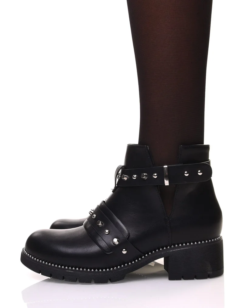 Bottines noires à lanières cloutées