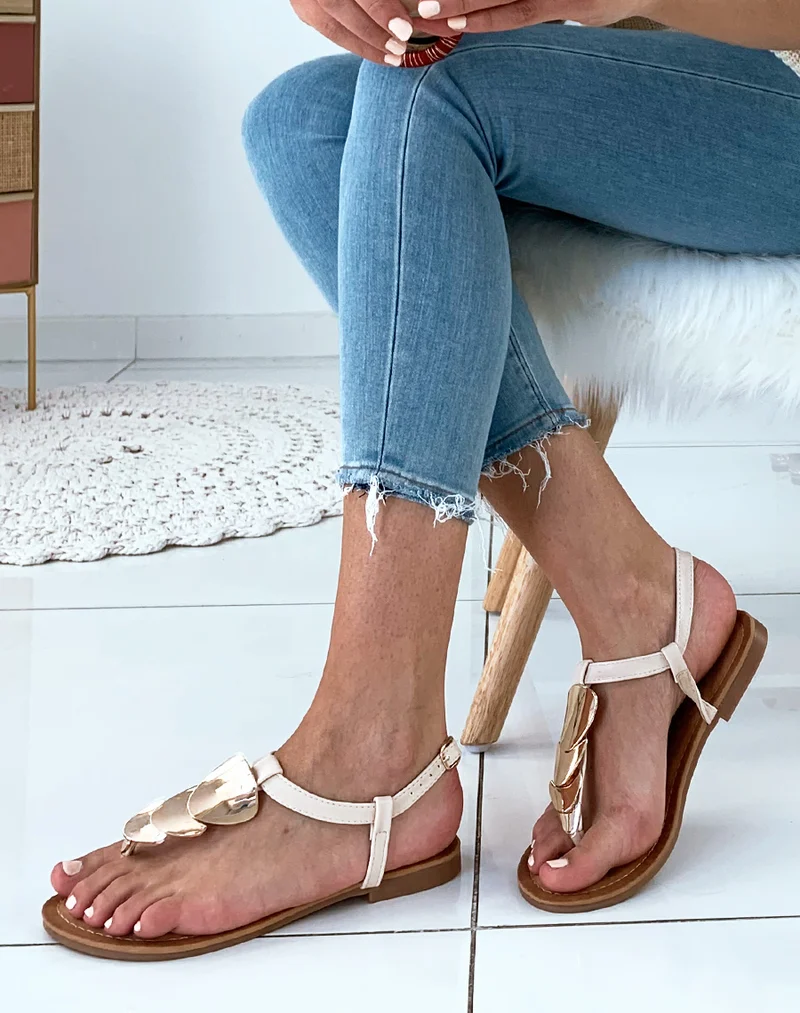 Nu-pied beige à bijoux dorée rond