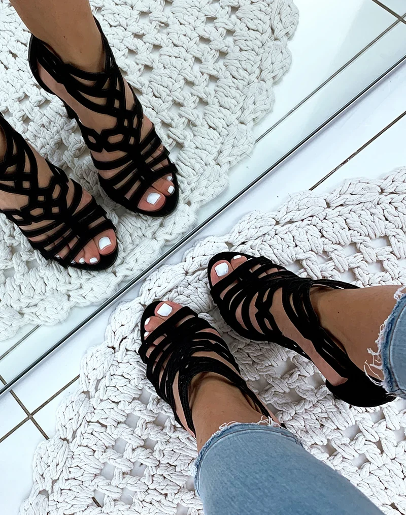 Sandales à talons aiguilles en suédine noires