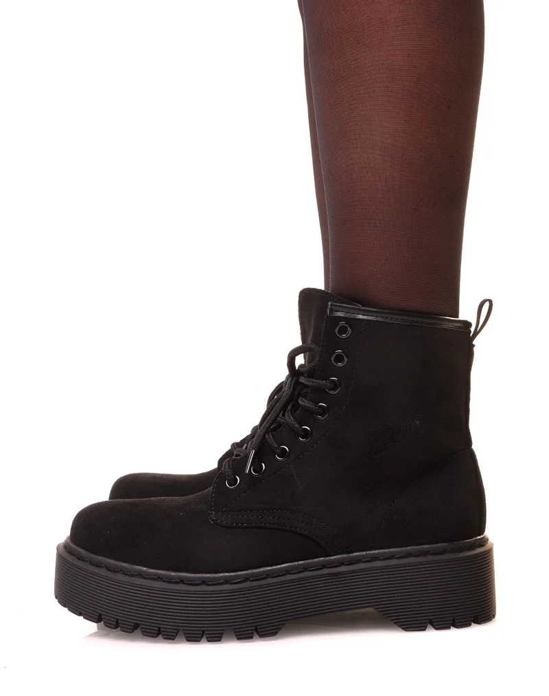 Bottines montantes noire en suédine à grosse plateforme