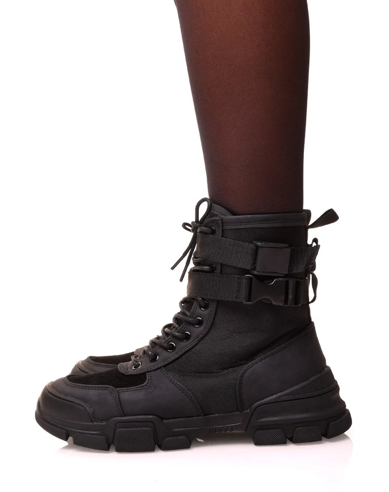 Bottines montantes noires à sangles et à lacets