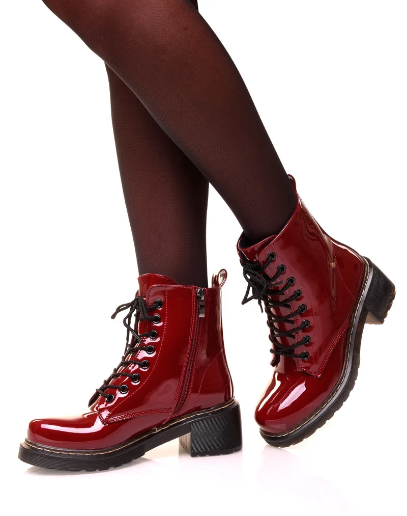 Bottines montantes bordeaux vernies à lacets