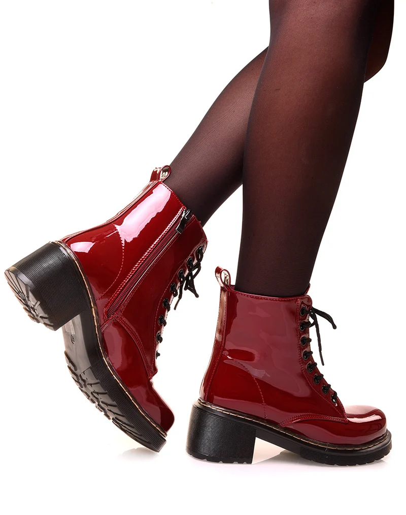 Bottines montantes bordeaux vernies à lacets