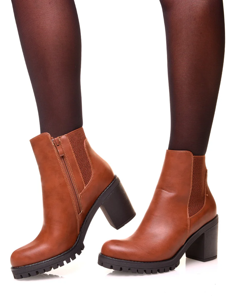 Bottine à talon épais camel