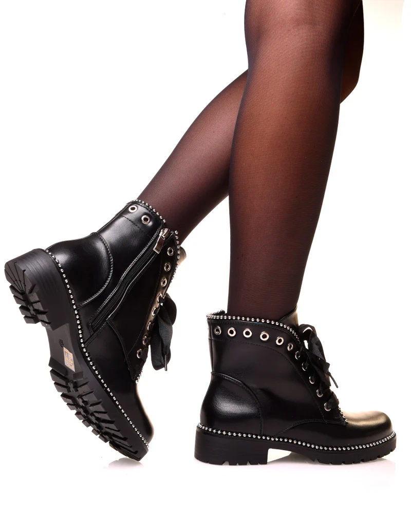 Bottines noirs ajouré de clous