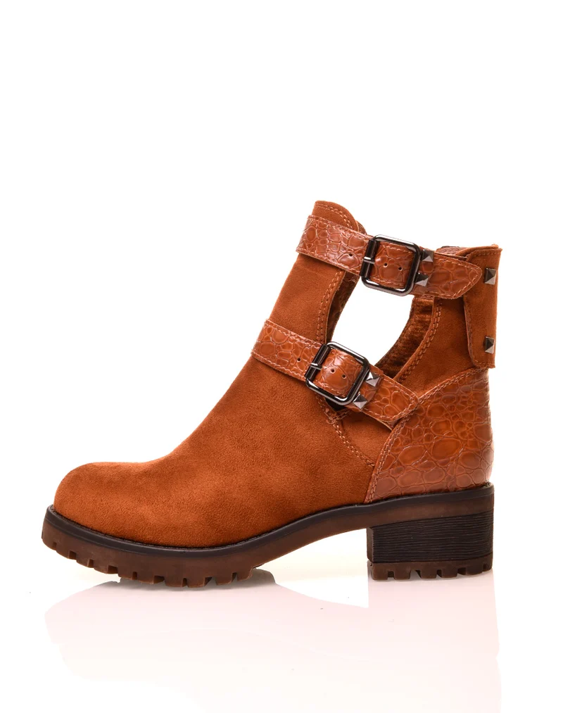 Bottines camelles en suédine crantées à boucles
