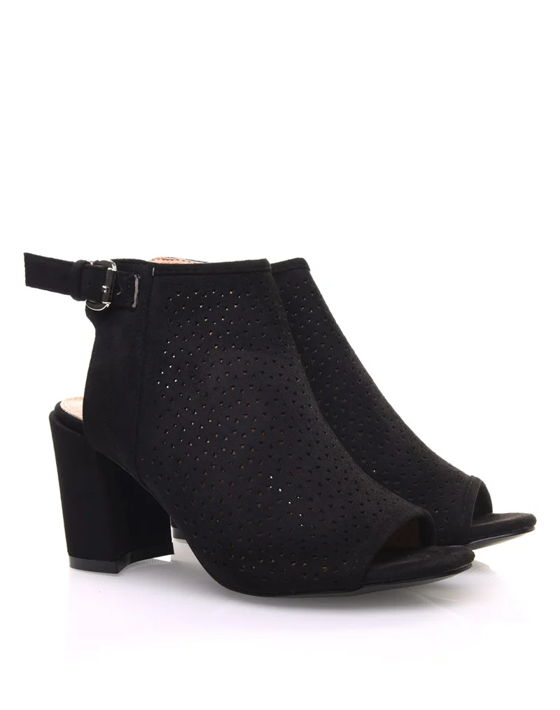Sandales noires perforées à talons mi hauts