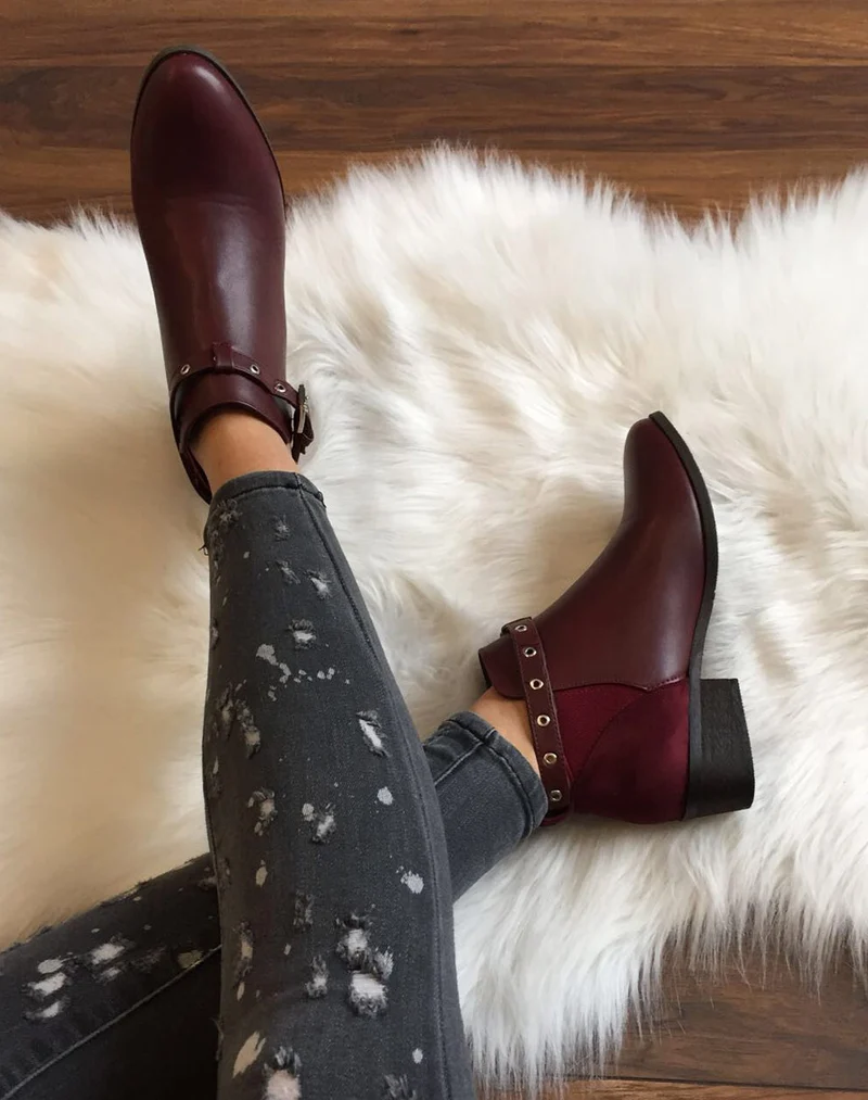 Bottines bordeaux plates lanière ajustable