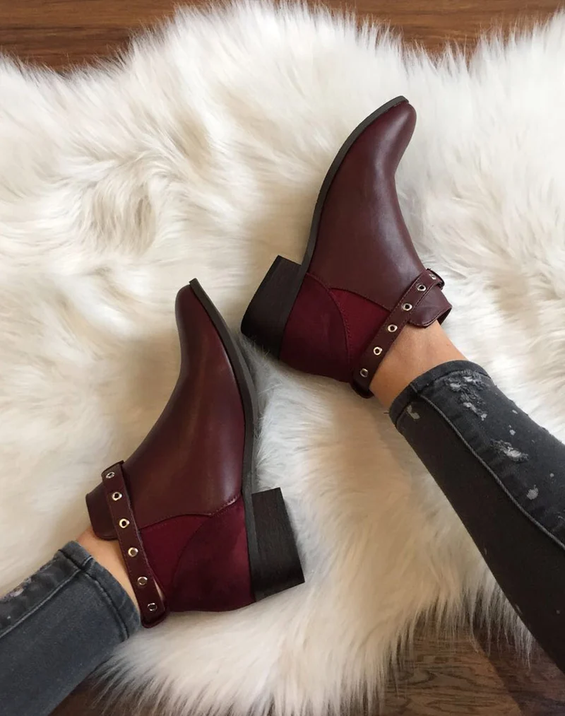 Bottines bordeaux plates lanière ajustable