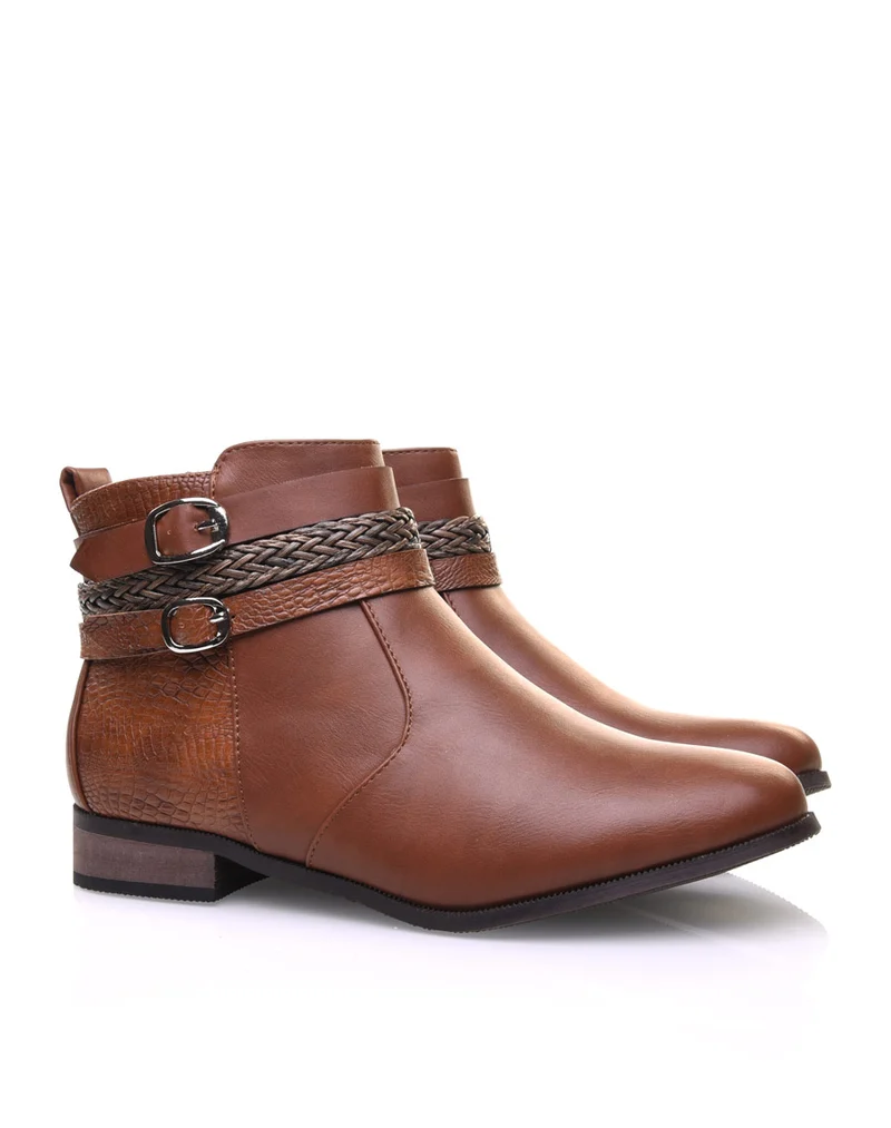 Bottines camel effet croco et lanières décoratives