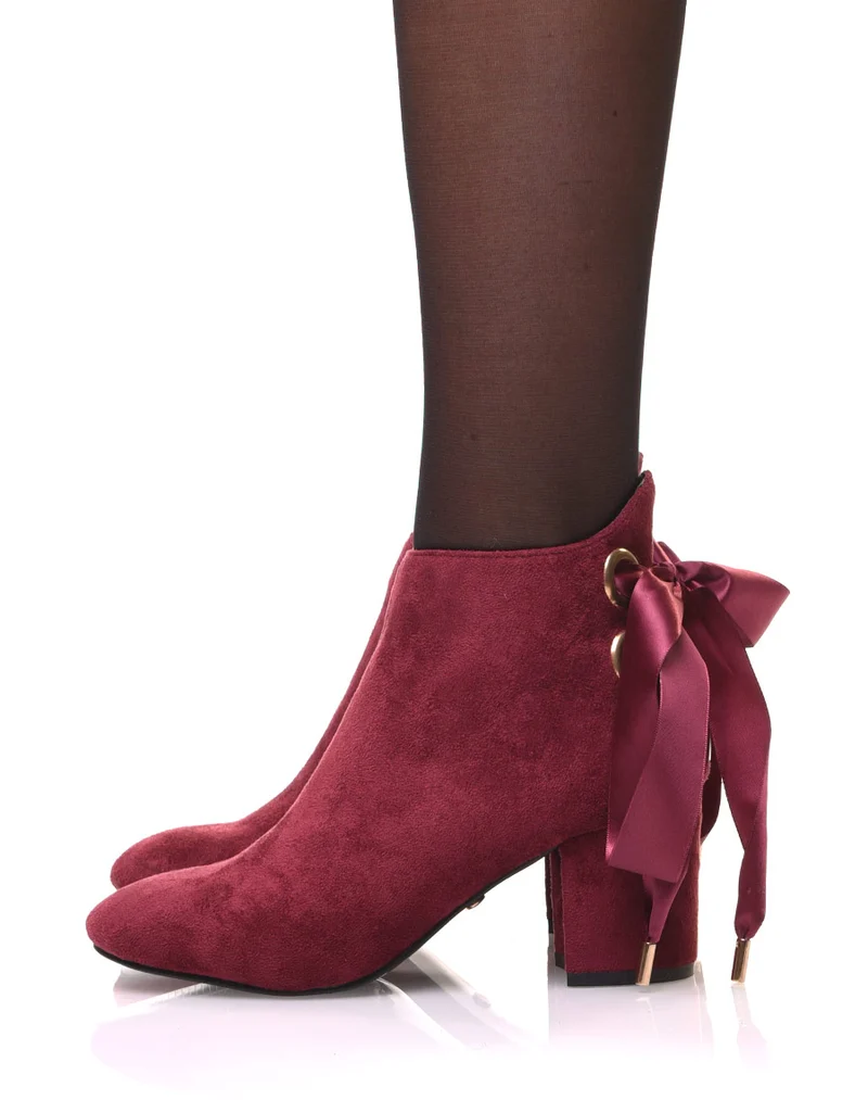 Bottines bordeaux talons mi hauts lacets en satin