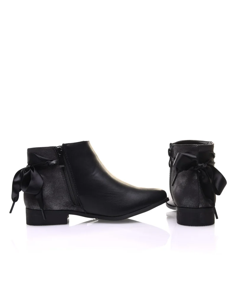 Bottines noires plates lacet décoratif en satin
