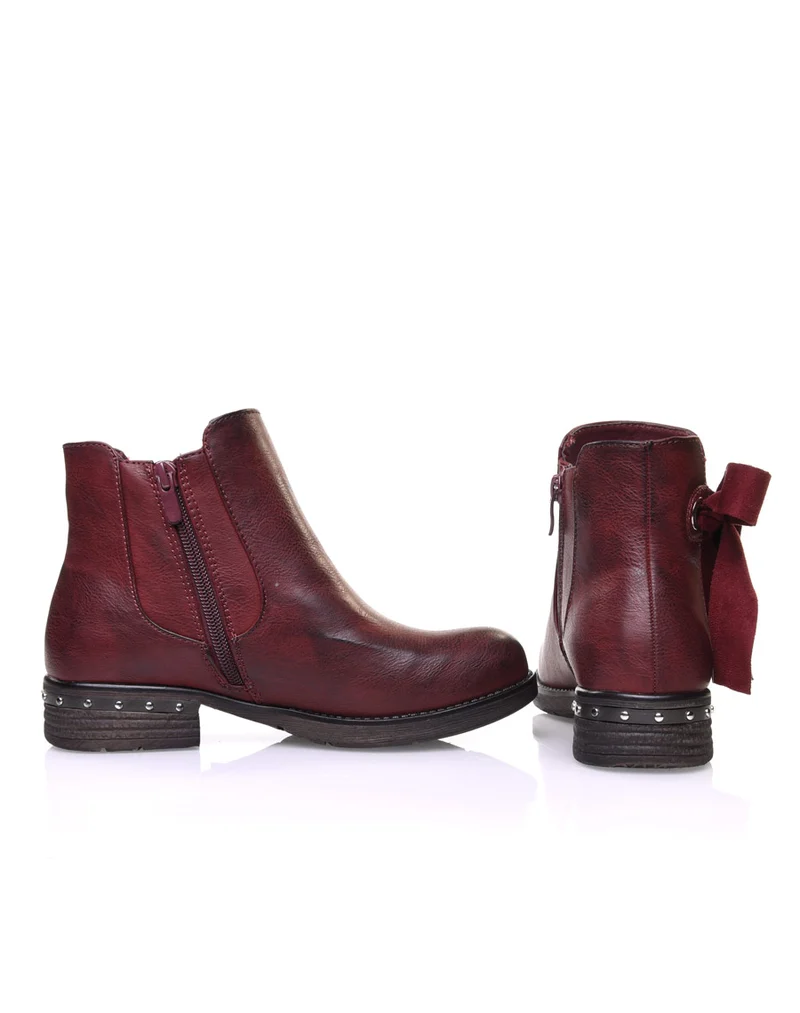 Bottines bordeaux à noeud et oeillets