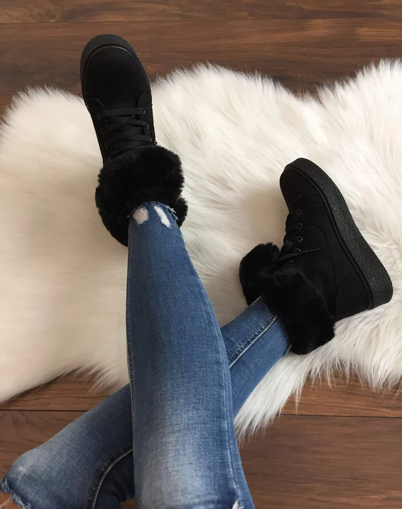 Chaussures noires montantes fourrées