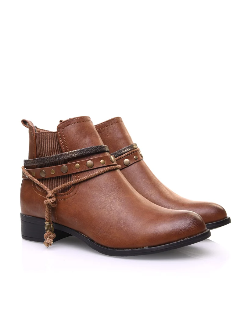 Bottines plates camel avec différentes lanières