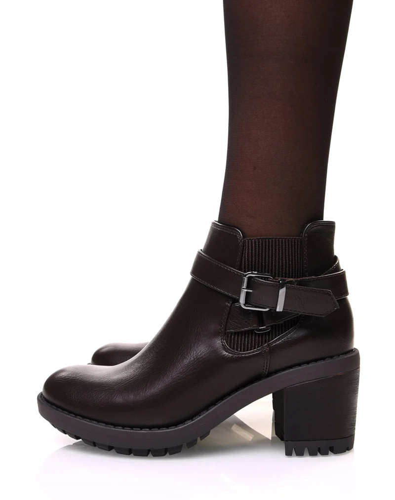 Bottines marrons grainées à talon élastique rayé et sangles