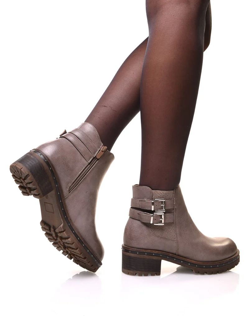 Bottines taupes à semelle crantée et cloutée